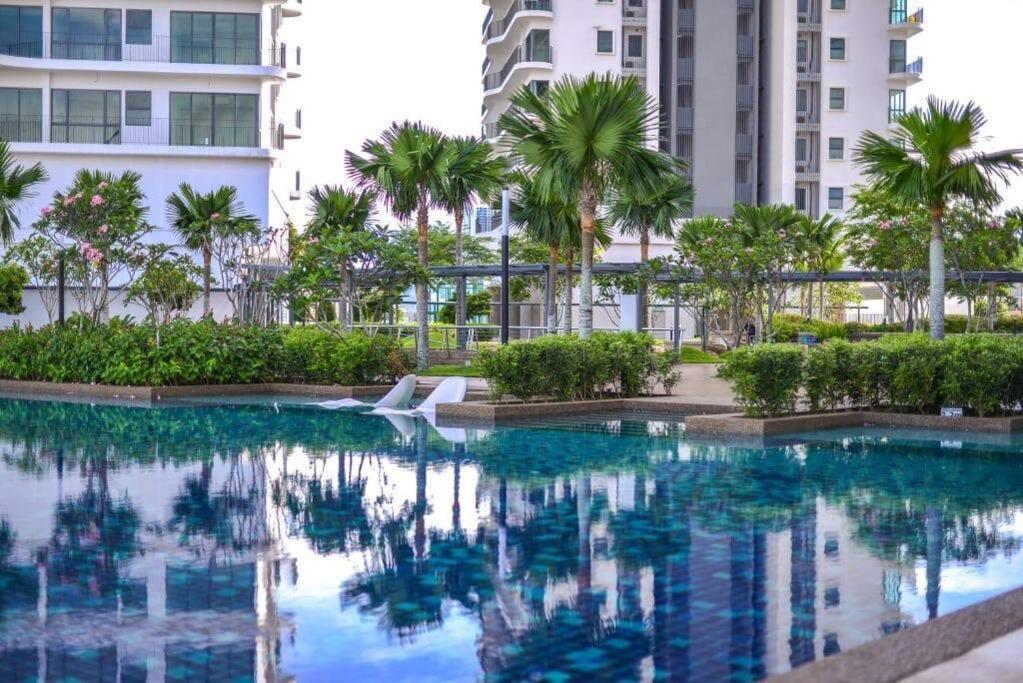 קואלה לומפור 10Mins To Klcc W Lrt+Mall+Netflix Muji Urban מראה חיצוני תמונה