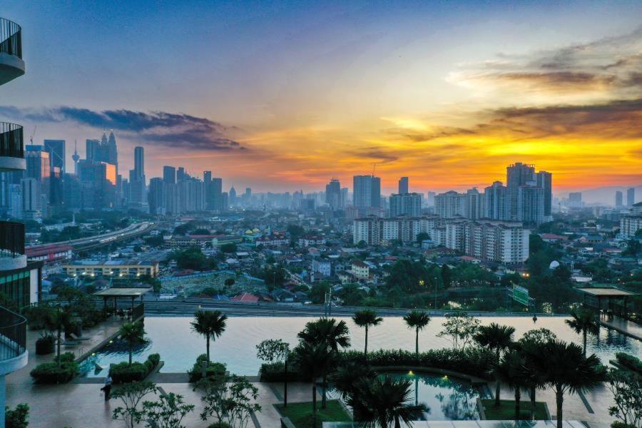 קואלה לומפור 10Mins To Klcc W Lrt+Mall+Netflix Muji Urban מראה חיצוני תמונה
